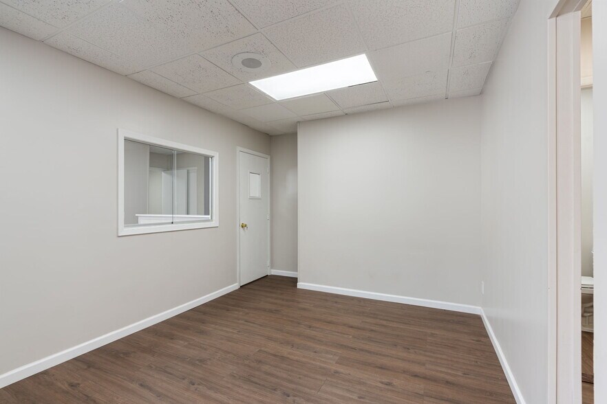 More Photos Of 2627 Hylan Blvd, Staten Island Medical For Lease