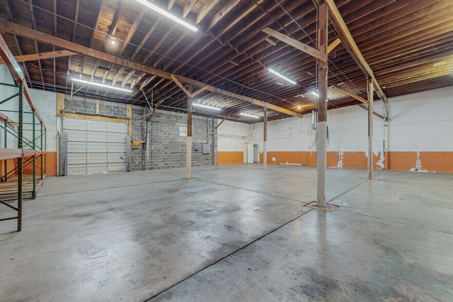 More Photos Of 1823 Commercial St NE, Albuquerque Warehouse For Sale