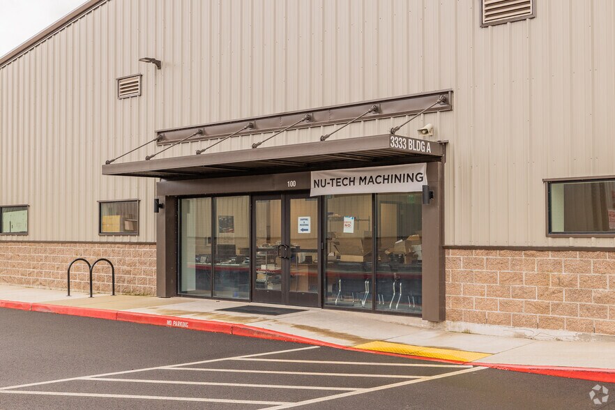 More Photos Of 3333 NW 35th St, Vancouver Light Distribution For Lease