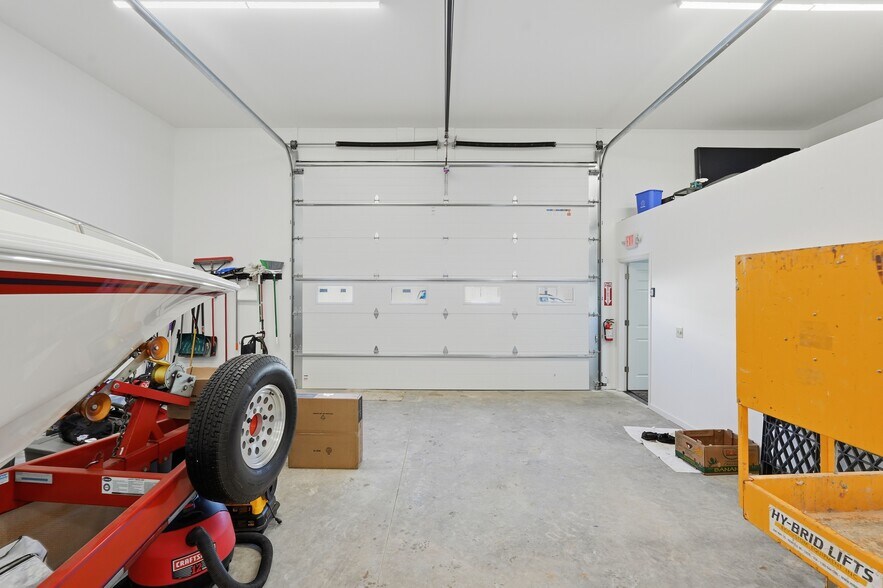 More Photos Of 6580 Lake Rd, Windsor Warehouse For Sale