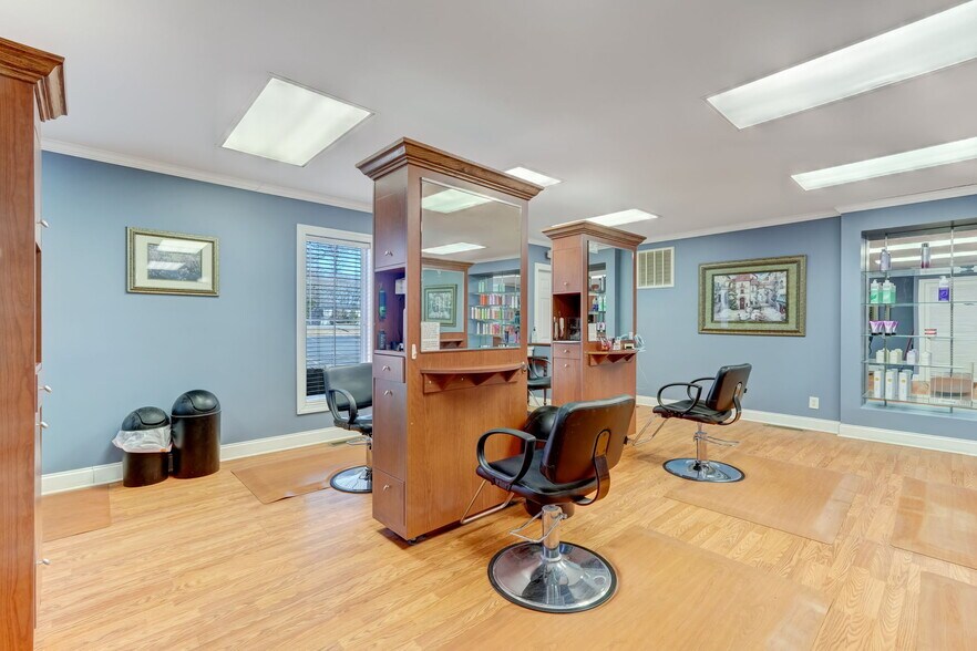 More Photos Of 1418 Freeway Dr, Reidsville Freestanding For Sale