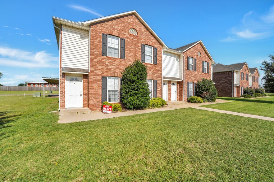 More Photos Of 1501 Wade St, Sayre Apartments For Sale