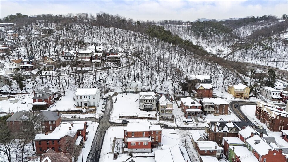 More Photos Of 229 E Union St, Cumberland Apartments For Sale