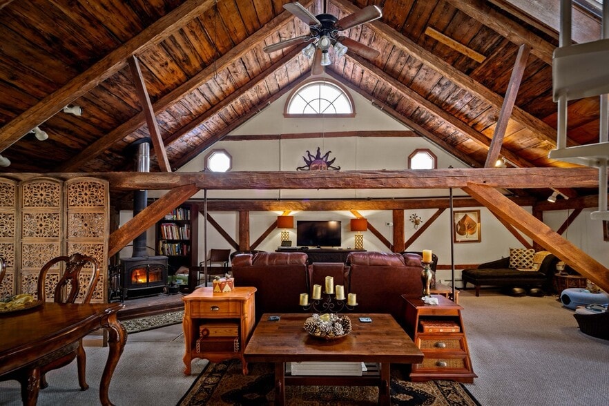 More Photos Of 82 Elm St, Camden Hospitality For Sale