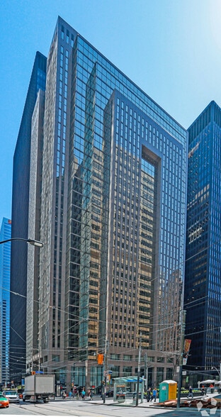 More Photos Of 121 King St W, Toronto Office For Lease