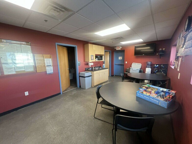 More Photos Of 401 Sundial Dr, Waite Park Warehouse For Sale