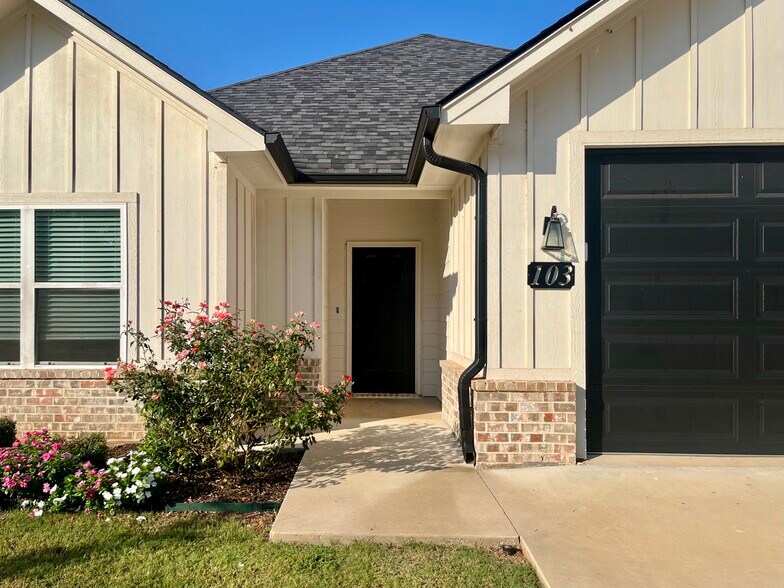More Photos Of 17569 County Road 196, Flint Apartments For Sale