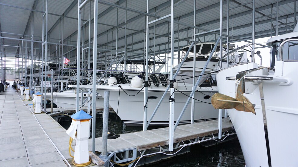 More Photos Of 48 County Road 3495, New Site Marina For Sale