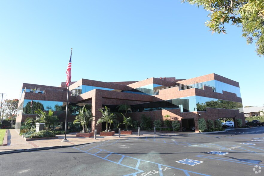 More Photos Of 13001 Seal Beach Blvd, Seal Beach Office For Lease