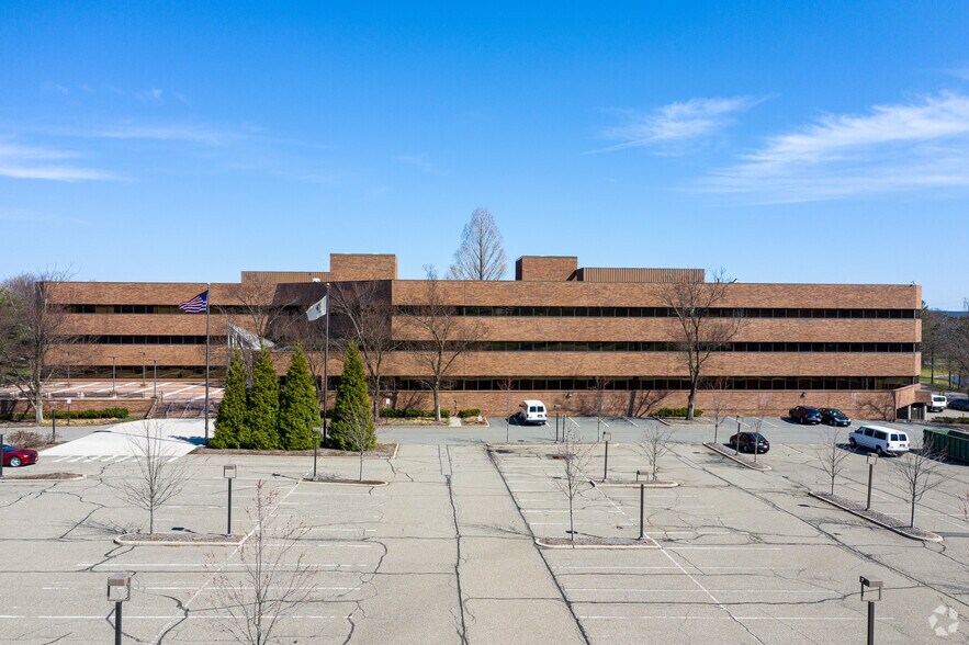 More Photos Of 7 Campus Dr, Parsippany Office For Lease