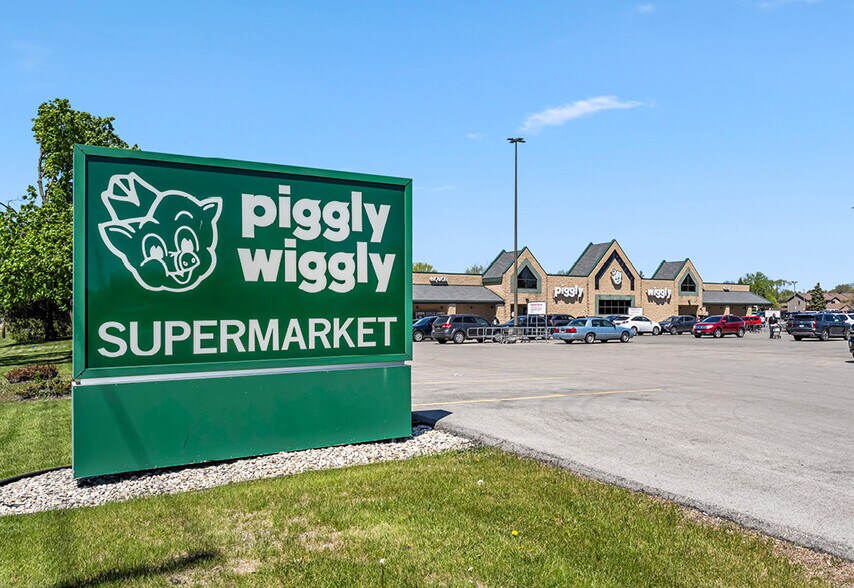 More Photos Of 5600 Spring St, Racine Supermarket For Sale
