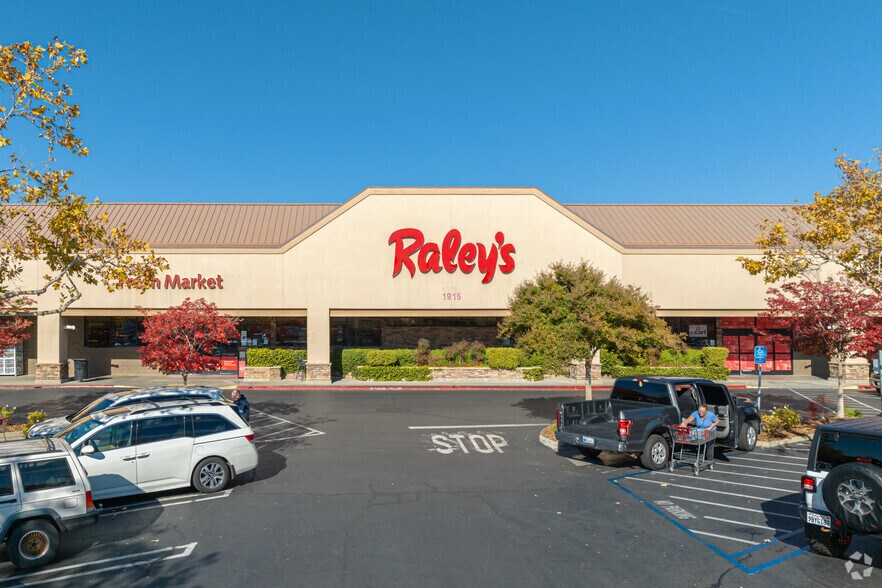 Primary Photo Of 1915 Douglas Blvd, Roseville Supermarket For Sale