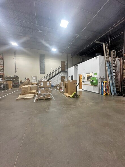 More Photos Of 362 Industrial Park Rd, Middletown Warehouse For Sale