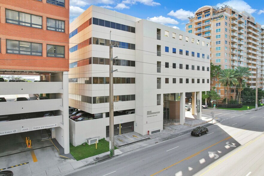 More Photos Of 2645 SW 37th Ave, Miami Medical For Sale