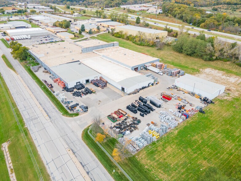 More Photos Of 4350 McKinley St, Omaha Manufacturing For Lease