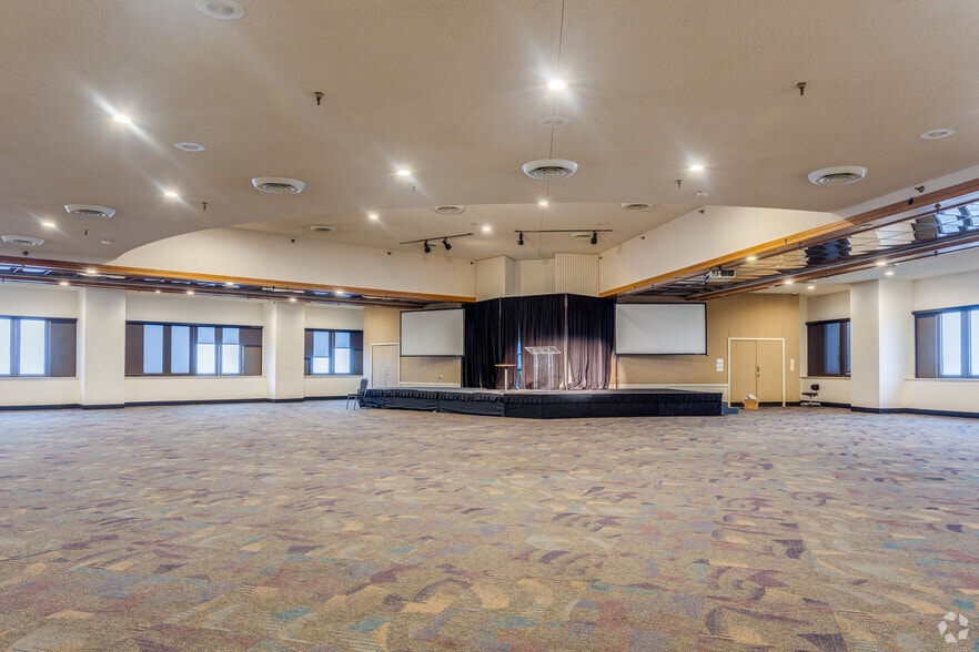 More Photos Of 2408-2488 E 81st St, Tulsa Medical For Lease