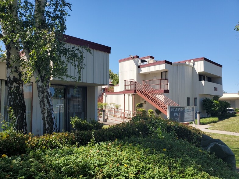 More Photos Of 1240 W Robinhood Dr, Stockton Medical For Lease