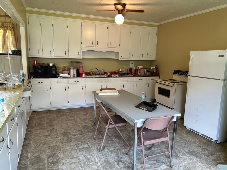 More Photos Of 2380 Bell Arthur, Bellarthur Religious Facility For Sale