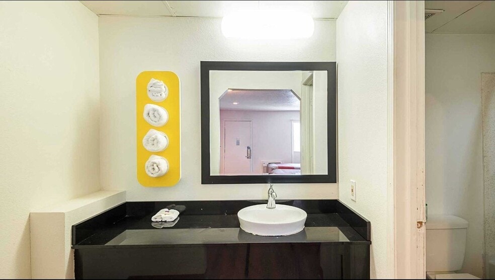 More Photos Of 3400 NW Jefferson St, Blue Springs Hotel For Sale