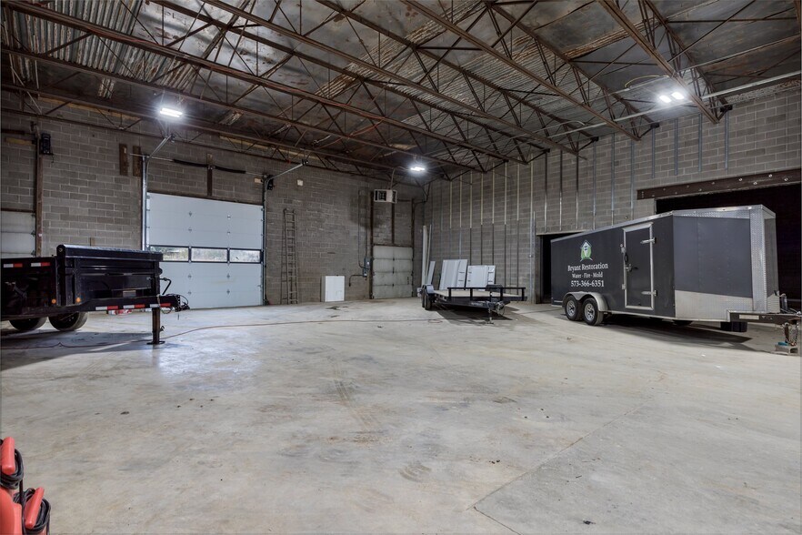 More Photos Of 519 Benham St, Bonne Terre Light Manufacturing For Sale