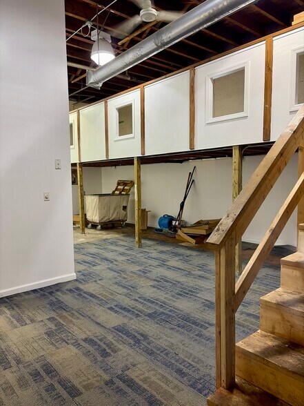 More Photos Of 17-19 Industrial Ave, Fairview Loft Creative Space For Lease