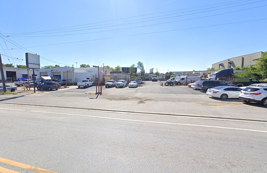 More Photos Of 826 N North Point Rd, Baltimore Service For Lease