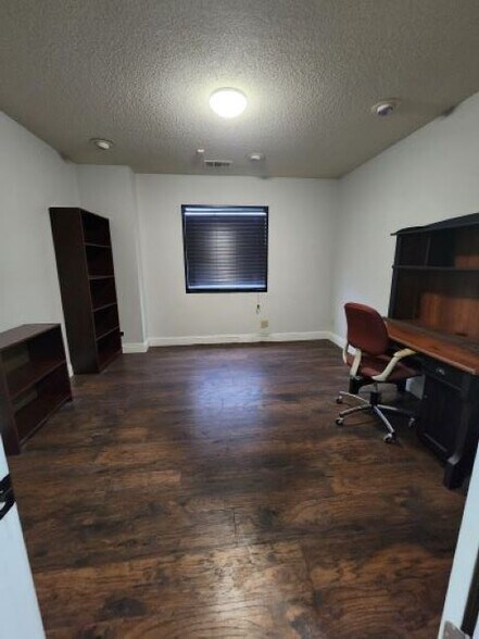 More Photos Of 4528 Knight Rd, Macon-Bibb Light Distribution For Lease