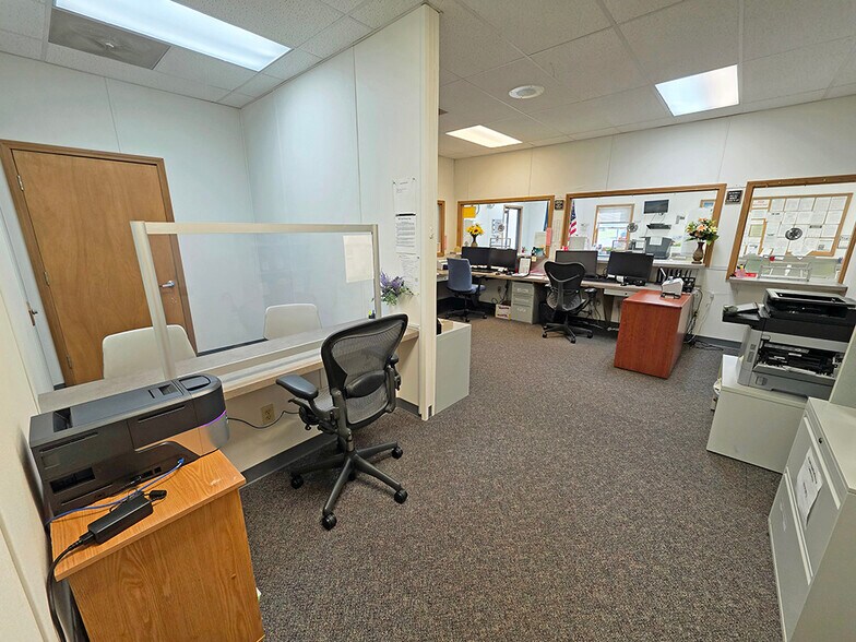 More Photos Of 100 Prushnok Dr, Punxsutawney Office For Sale