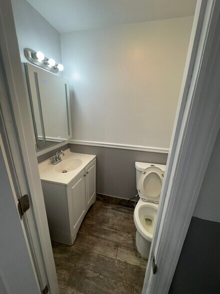More Photos Of 182 Vermont Ave, Staten Island Light Distribution For Sale