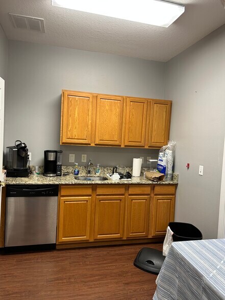 More Photos Of 10921 Countryway Blvd, Tampa Medical For Lease