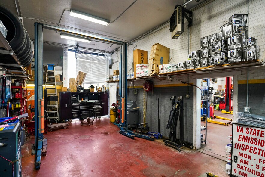 More Photos Of 11410 N Shore Dr, Reston Service Station For Sale