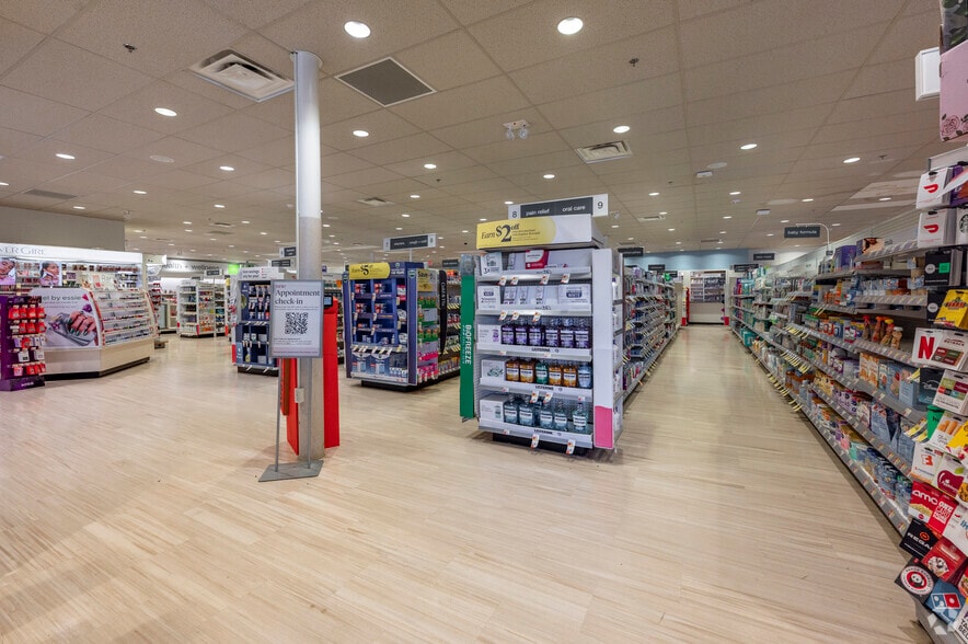 More Photos Of 125 Westbrook Rd, Essex Storefront For Sale