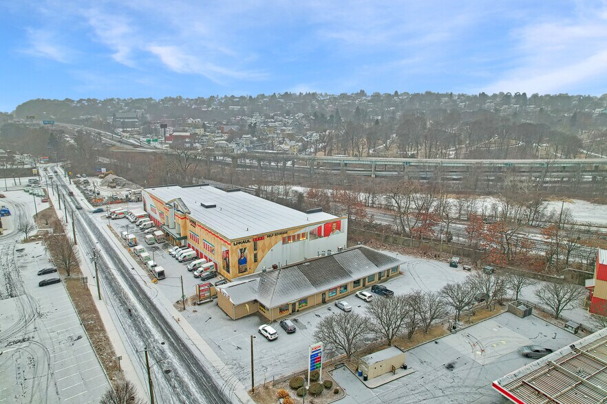 More Photos Of 500 Bank St, Waterbury Storefront Retail Office For Sale