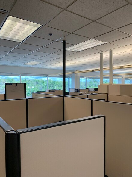 More Photos Of 1580 Mid Valley Dr, De Pere Office For Sale