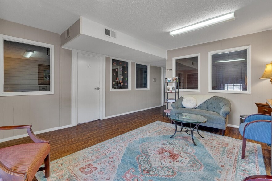 More Photos Of 4005 Rufe Snow Dr, North Richland Hills Medical For Sale