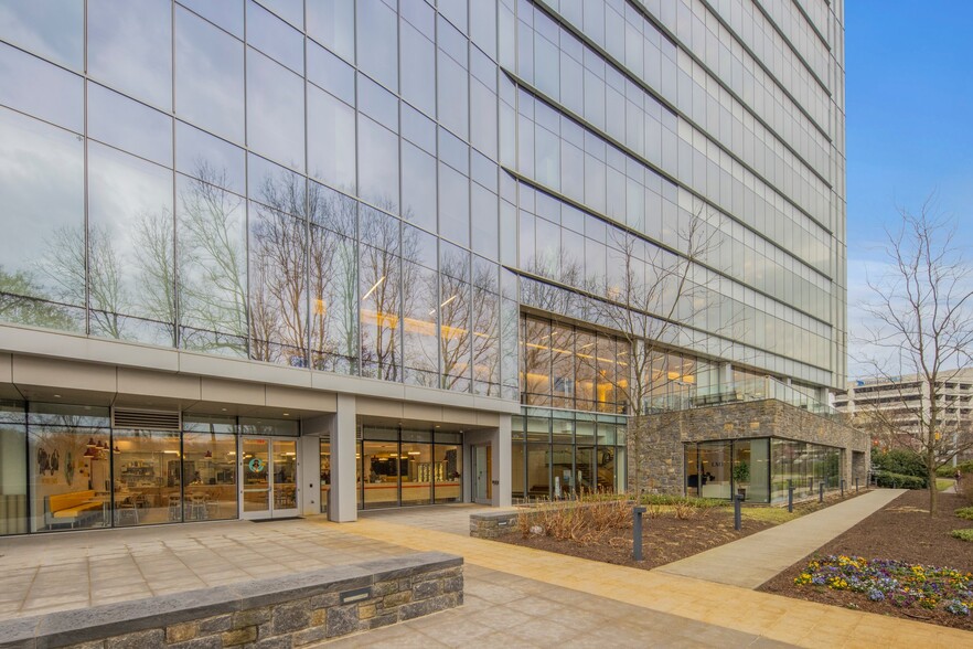 More Photos Of 7940 Jones Branch Dr, McLean Office For Lease