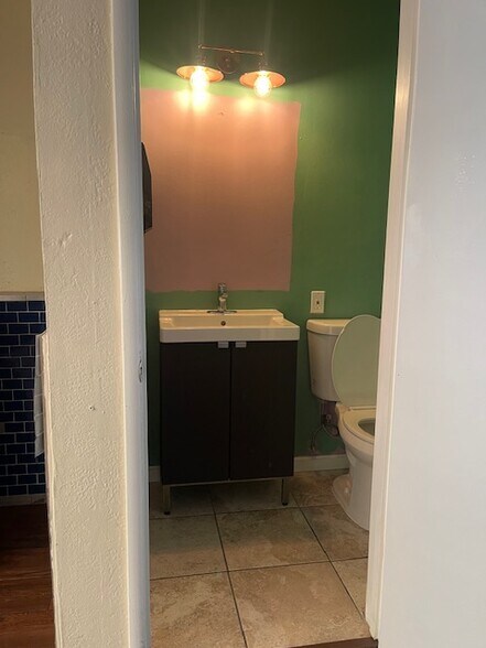 More Photos Of 3600-3606 Grand Ave, Oakland Storefront Retail Residential For Lease