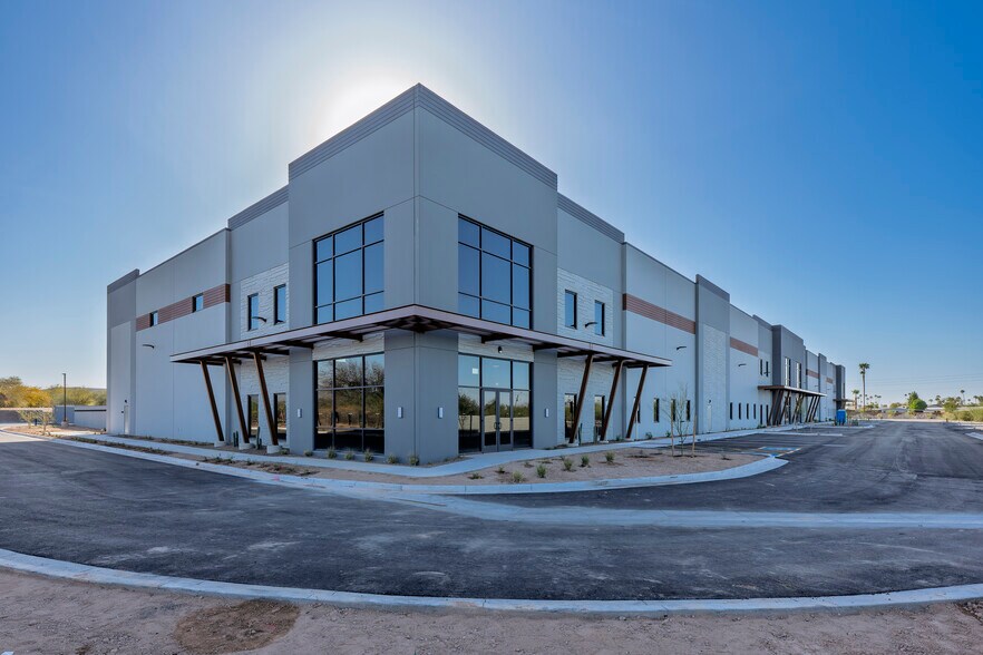 More Photos Of 5400 E McDowell Rd, Mesa Warehouse For Lease