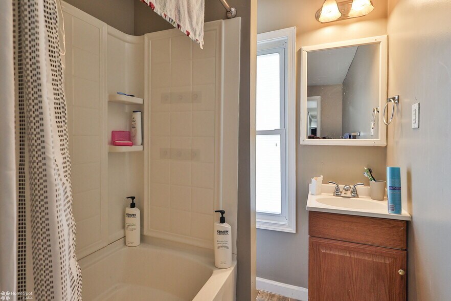 More Photos Of 302 W Abbott St, Lansford Multifamily For Sale