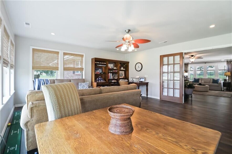 More Photos Of 5039 Primrose Rd, Springdale Specialty For Sale