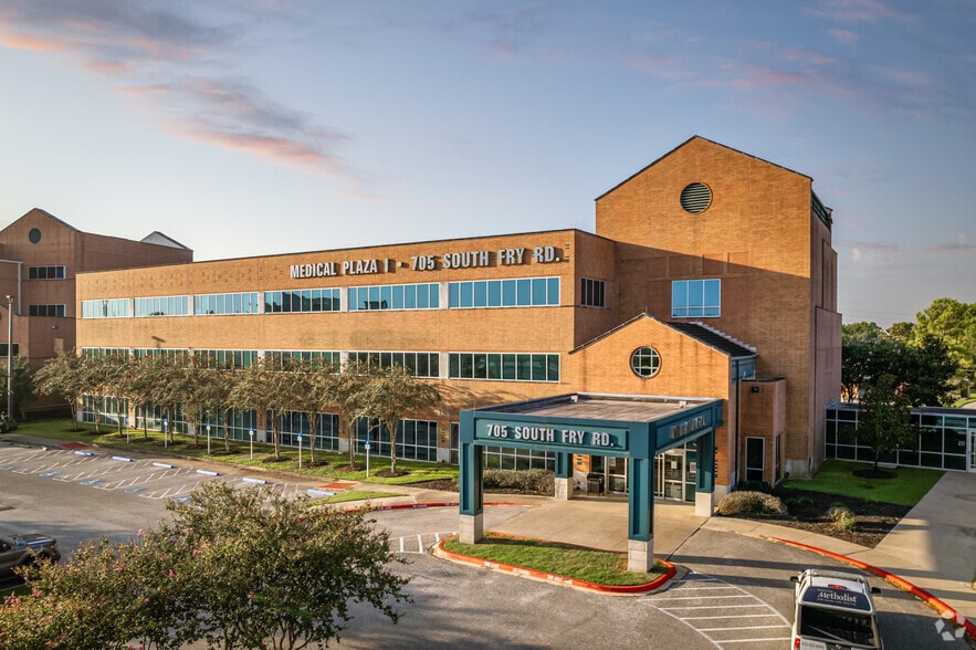 More Photos Of 707 S Fry Rd, Katy Unknown For Lease