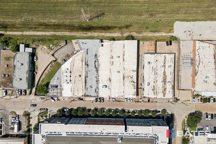 More Photos Of 1835 E Levee St, Dallas Showroom For Sale