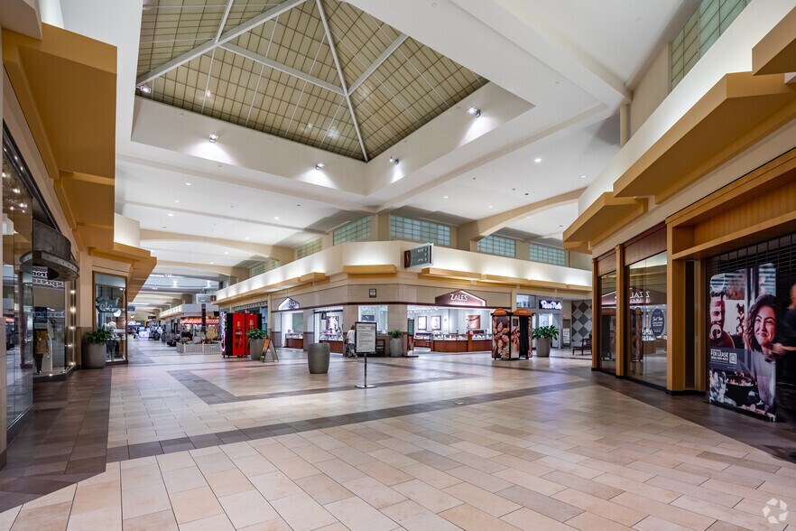 More Photos Of 1720 Old Fort Pky, Murfreesboro General Retail For Sale