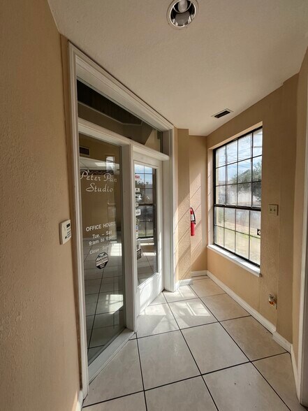 More Photos Of 102 W Calton Rd, Laredo Office Residential For Sale