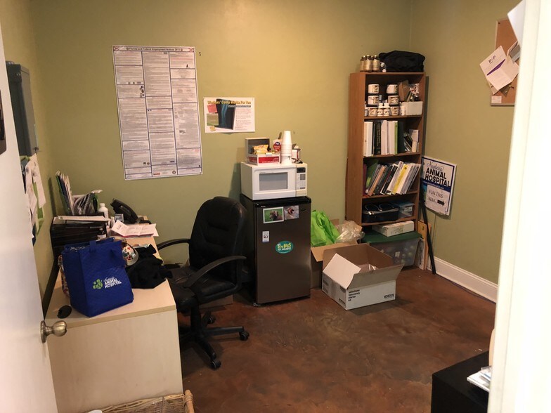 More Photos Of 500 NW 60th St, Gainesville Storefront Retail Office For Lease