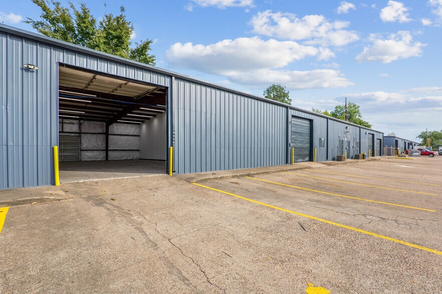 More Photos Of 9863 Tanner Rd, Houston Unknown For Lease