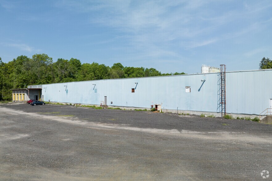 Primary Photo Of 55 Haul Rd, Wayne Warehouse For Lease