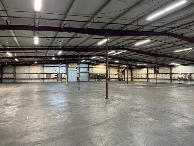 More Photos Of 5025 Hartford St, Tampa Warehouse For Sale