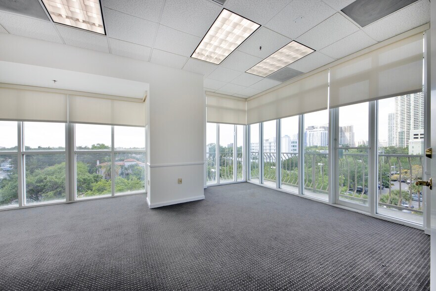 More Photos Of 888 E Las Olas Blvd, Fort Lauderdale Office For Lease