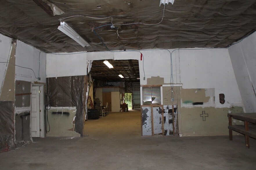 More Photos Of 7 Rod Shop Road Rd, Turners Falls Industrial For Lease